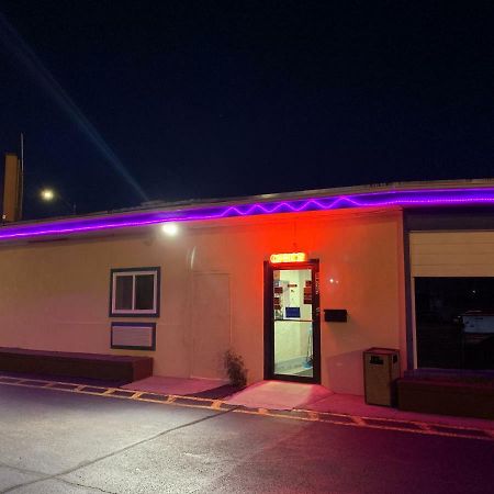 Western Holiday Motel Wichita Exterior photo